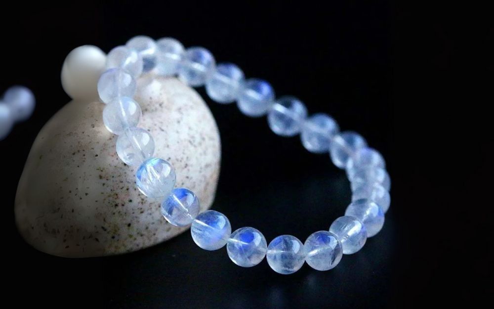 1989 Mệnh Gì Hợp Màu Gì? Gợi Ý Các Mẫu Trang Sức Thu Hút May Mắn - 7