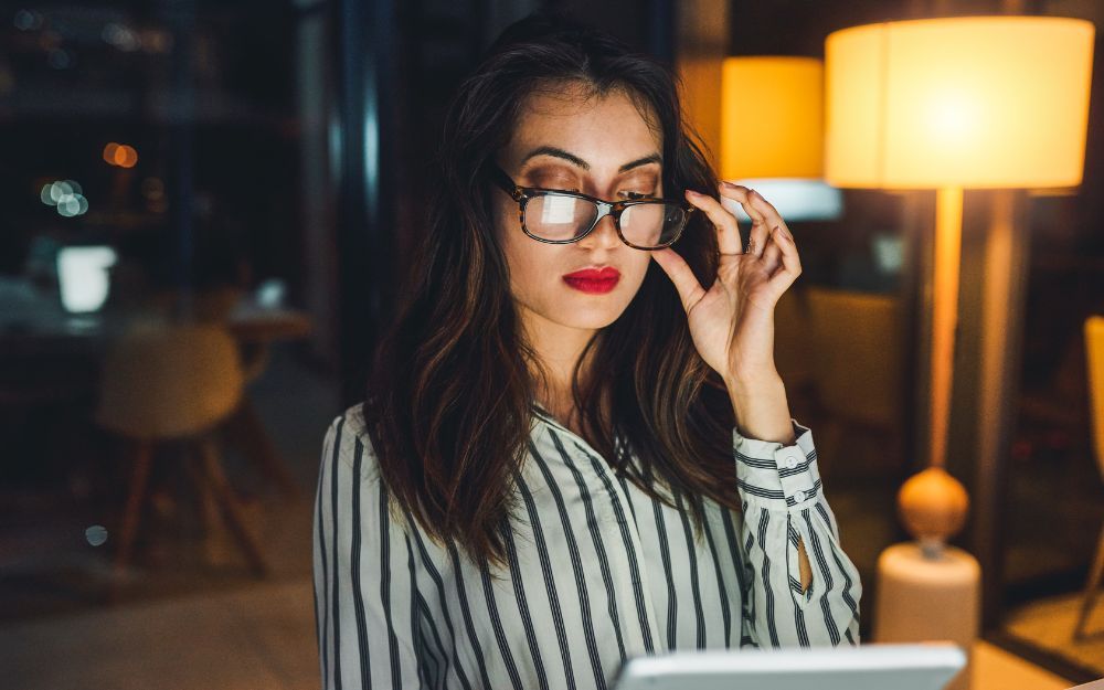 1990 Mệnh Gì Hợp Màu Gì? Gợi Ý Các Mẫu Trang Sức Thu Hút May Mắn - 3