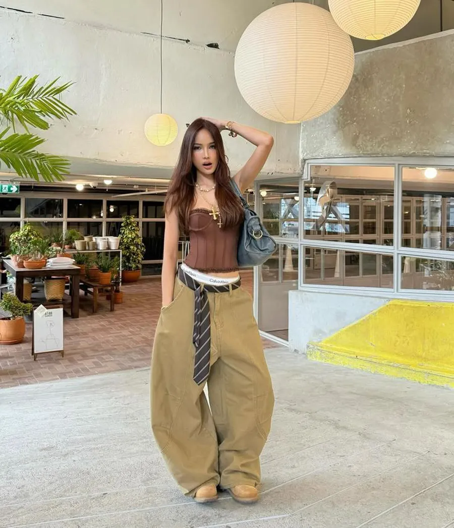 Bodysuit và quần túi hộp oversized