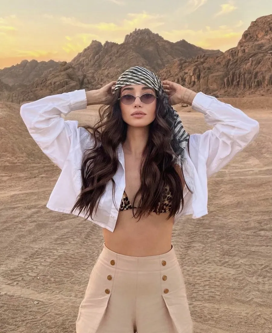 Sơ mi trắng oversized