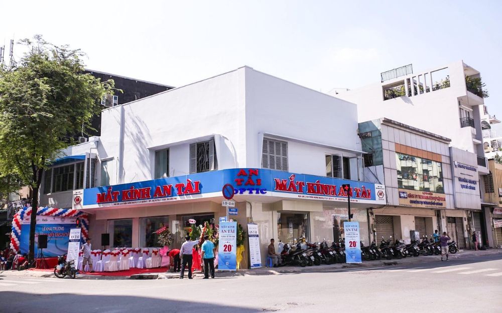 Top 10 Địa Chỉ Mua Mắt Kính Uy Tín Ở TPHCM Chính Hãng, Giá Tốt - 8