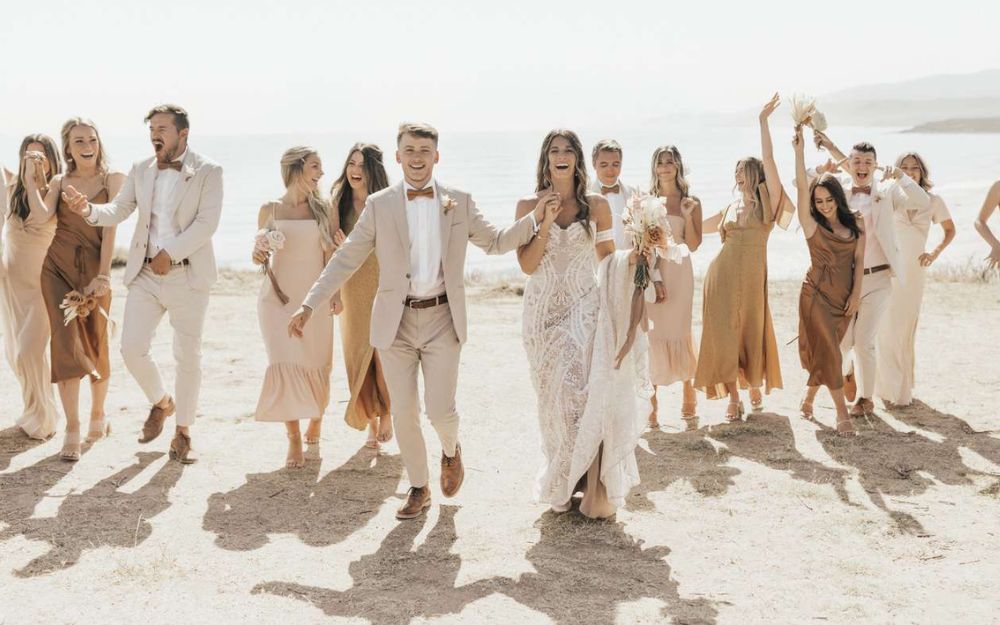 Dresscode Đám Cưới Là Gì? Top 5 Dresscode Trendy, Thanh Lịch - 2