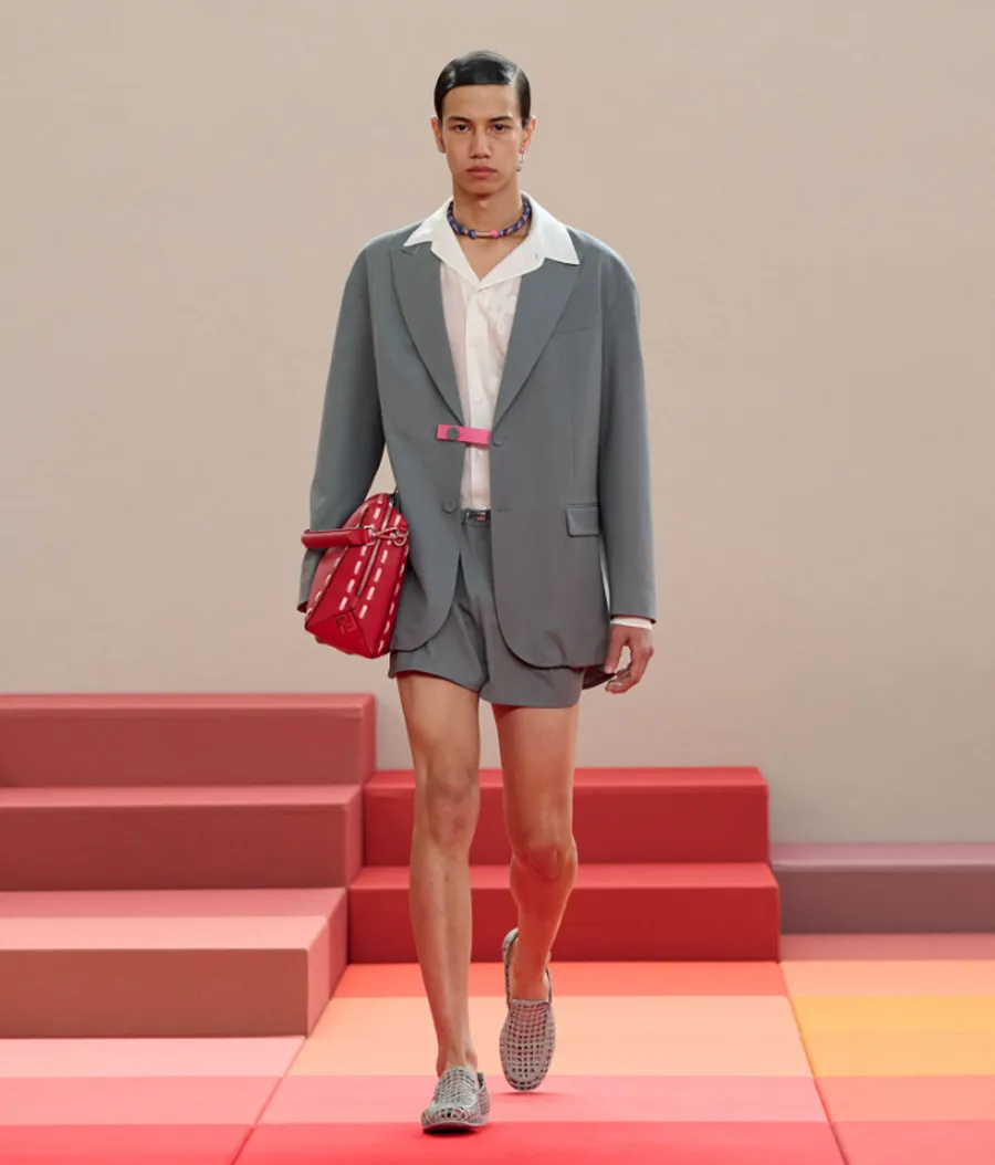 Fendi Xuân/Hè 2026: Khi kí ức thị giác biến thành một lãnh địa rực rỡ - 22