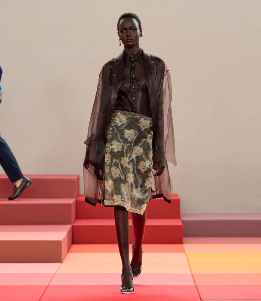 Fendi Xuân/Hè 2026: Khi kí ức thị giác biến thành một lãnh địa rực rỡ - 24