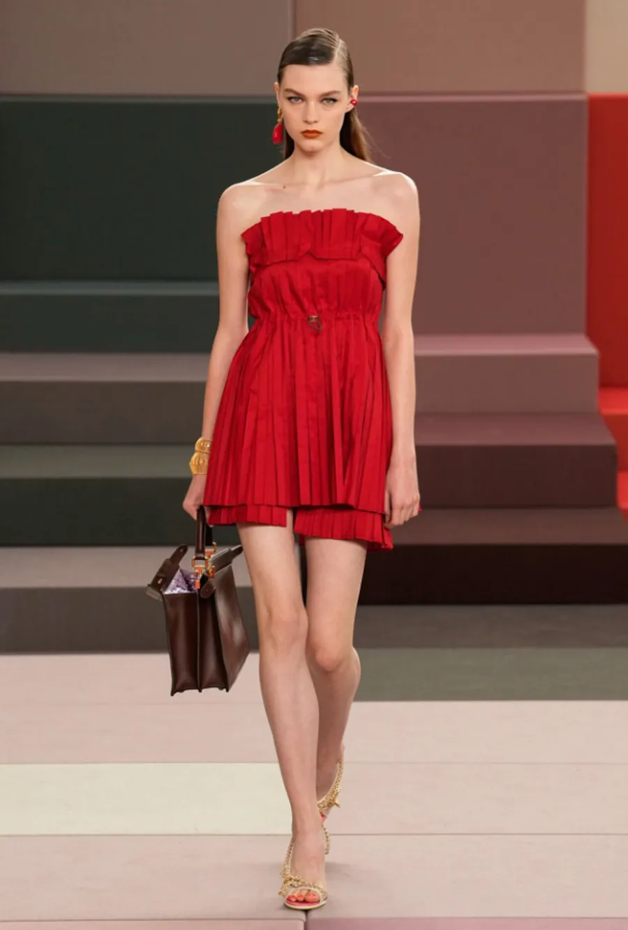 Fendi Xuân/Hè 2026: Khi kí ức thị giác biến thành một lãnh địa rực rỡ - 28