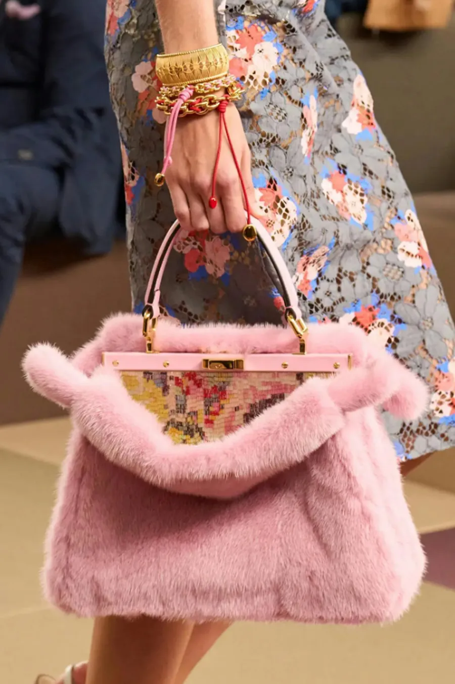 Fendi Xuân/Hè 2026: Khi kí ức thị giác biến thành một lãnh địa rực rỡ - 29