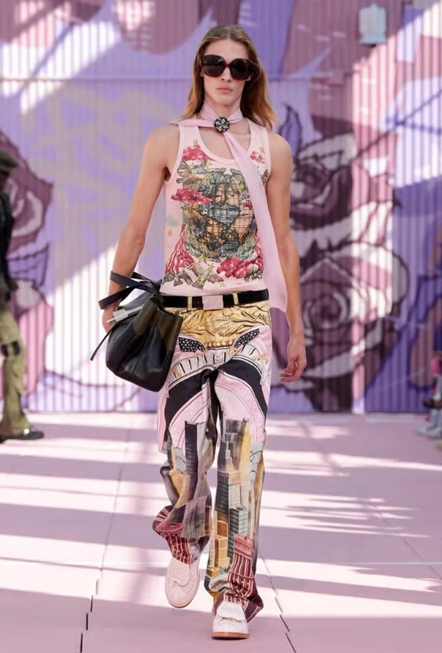 Off-White Xuân Hè 2026: Khi di sản đường phố New York hòa trong nhịp disco thập niên 70 - 22