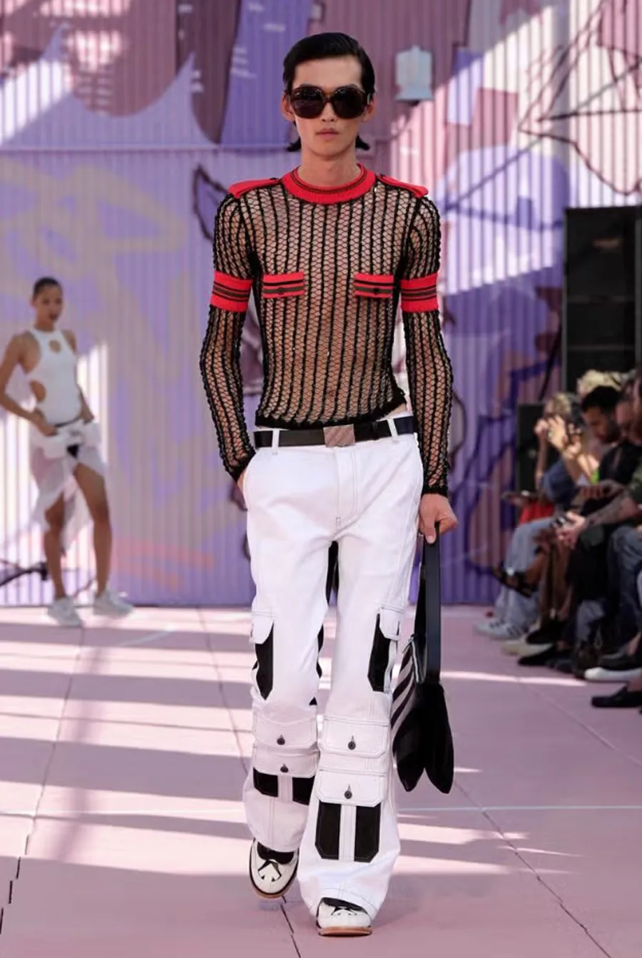 Off-White Xuân Hè 2026: Khi di sản đường phố New York hòa trong nhịp disco thập niên 70 - 24