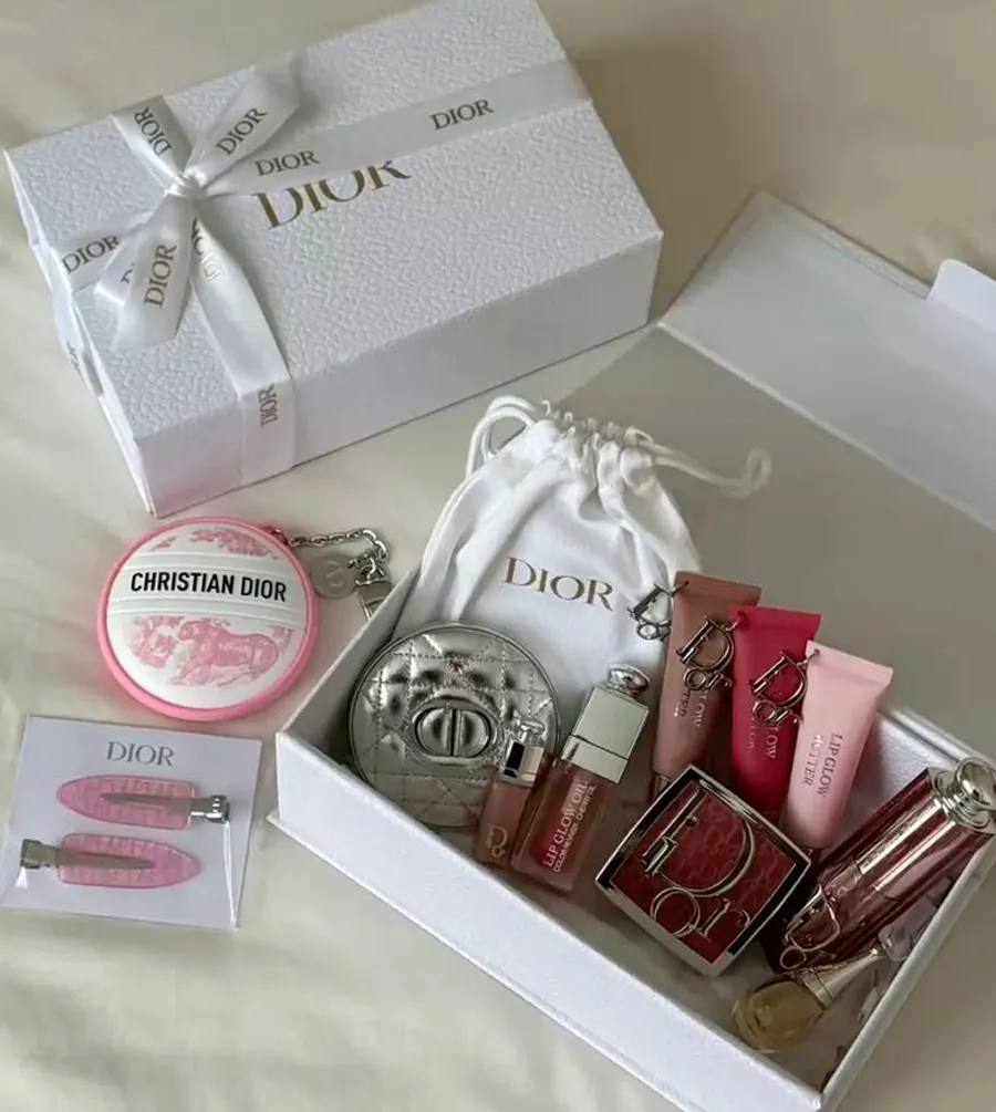 Quà tặng sinh nhật dành cho nữ Bọ Cạp