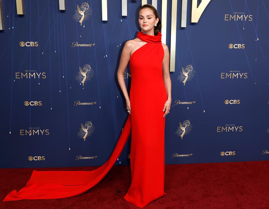 thời trang thảm đỏ Emmy Awards 2025