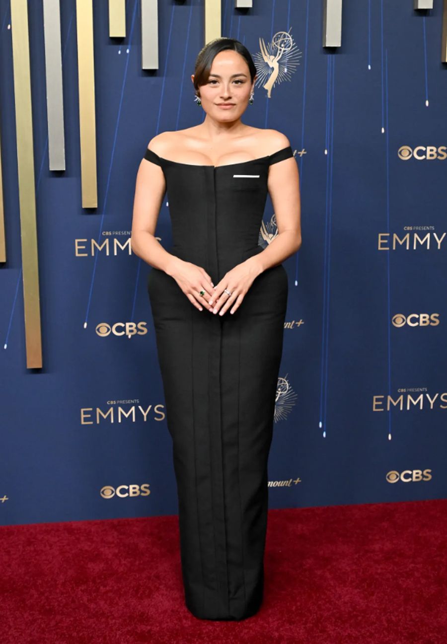 thời trang thảm đỏ Emmy Awards 2025