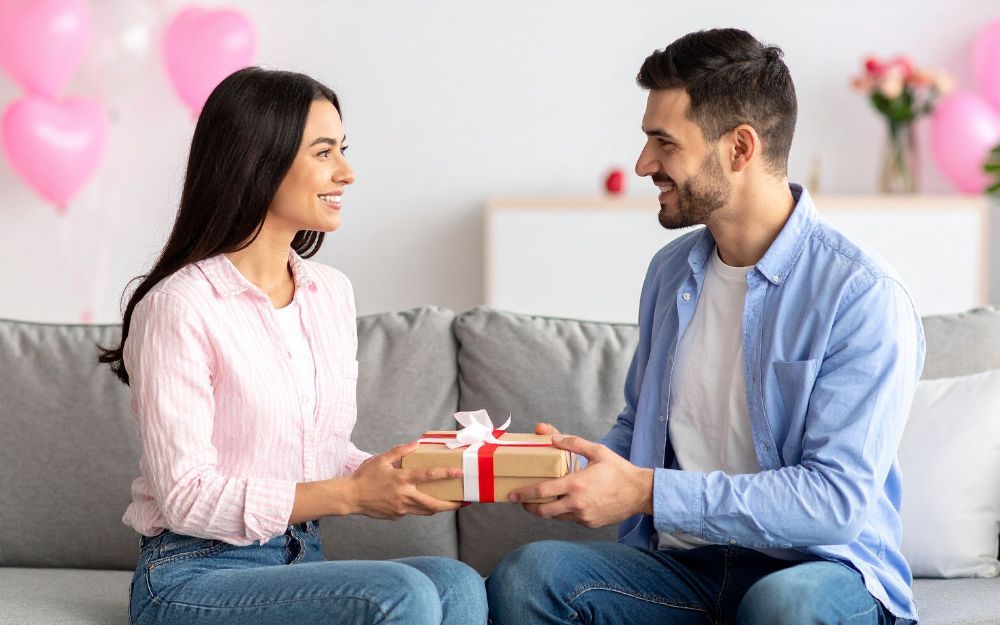 Yêu Xa Nên Tặng Quà Gì Cho Bạn Trai? Gợi Ý 12+ Quà Tặng Hot - 13