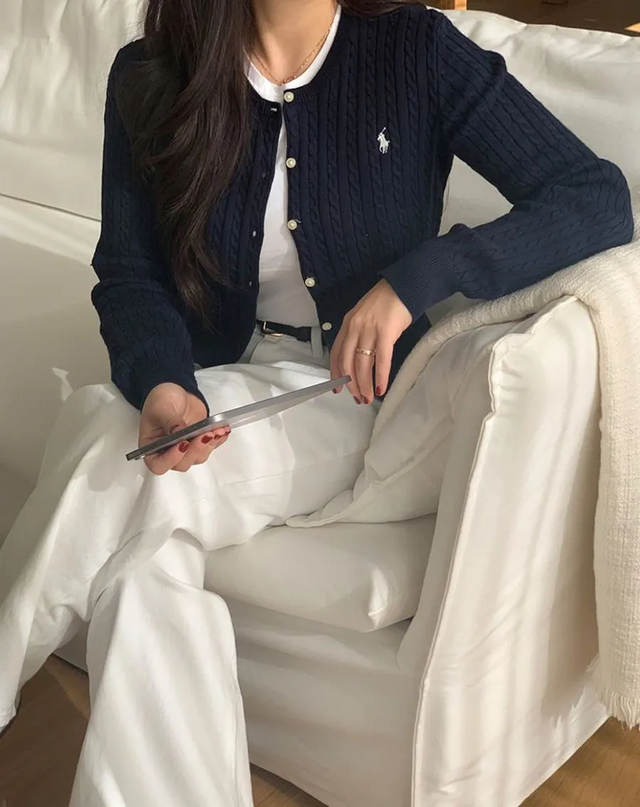 Mix & Match với áo cardigan màu chàm 