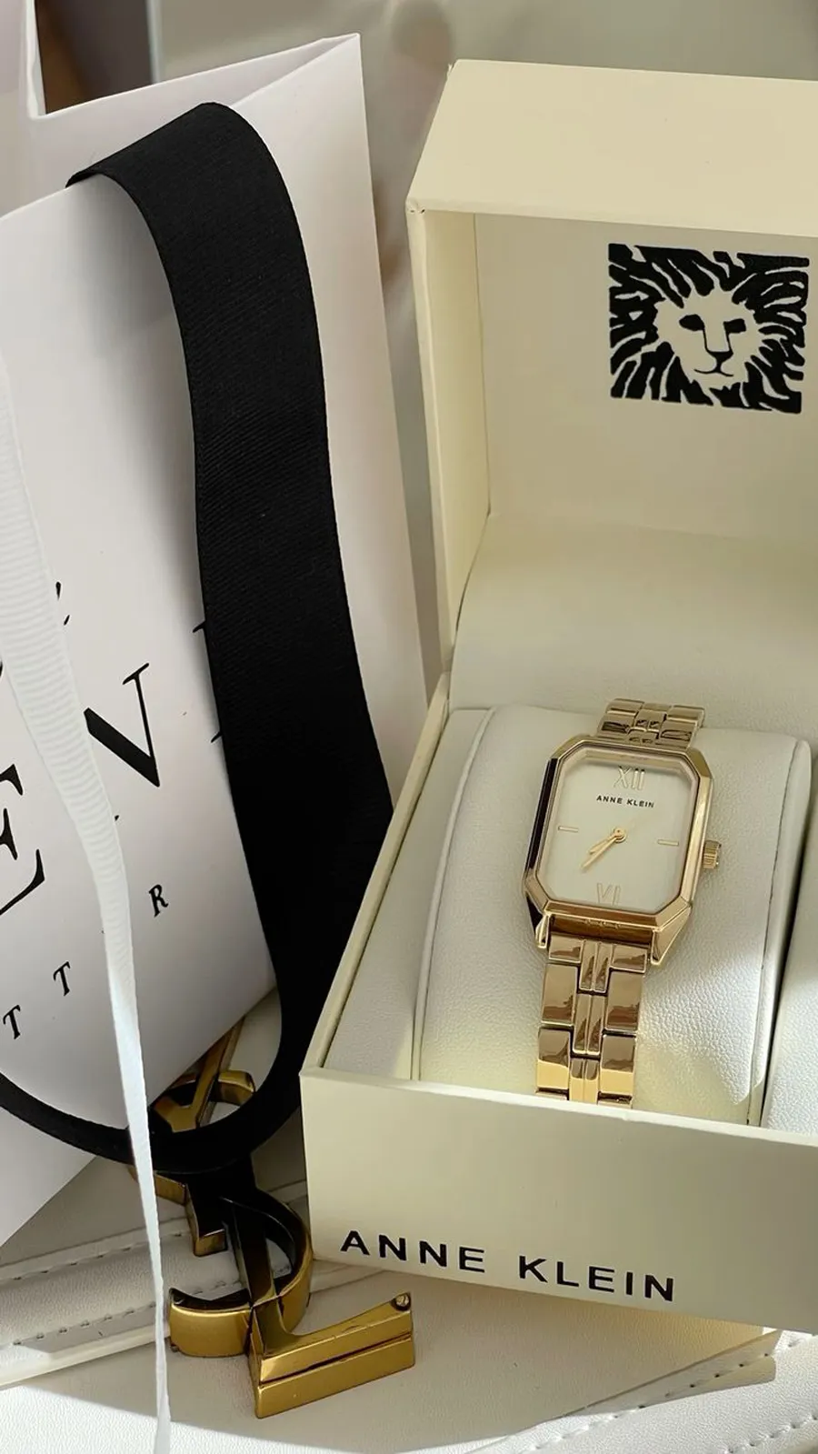 Cách chọn đồng hồ tặng 20/10 tinh tế 