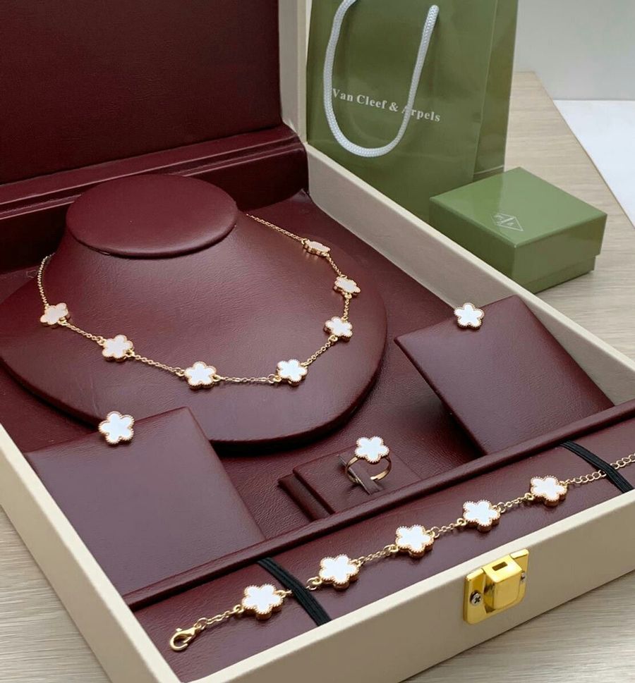 Bộ trang sức cao cấp