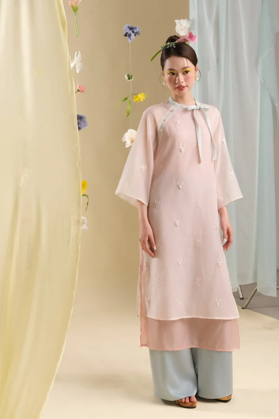 Áo dài hồng mặc quần màu gì? Top 10+ màu quần đẹp dễ phối - 7