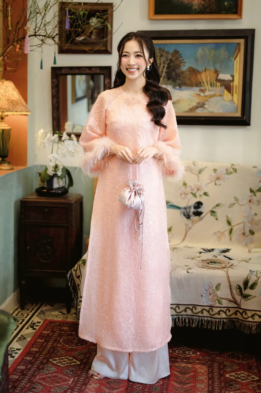 Lưu ý khi phối áo dài màu hồng với quần