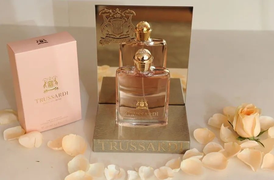 Cách phân biệt nước hoa Trussardi thật - giả