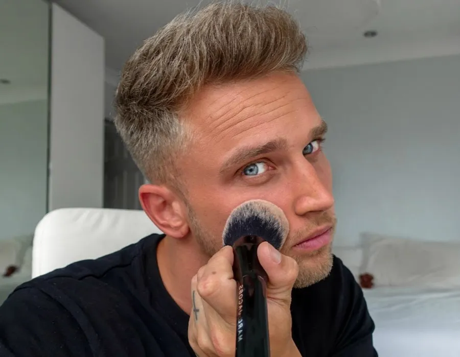 Sử dụng kem nền nhẹ