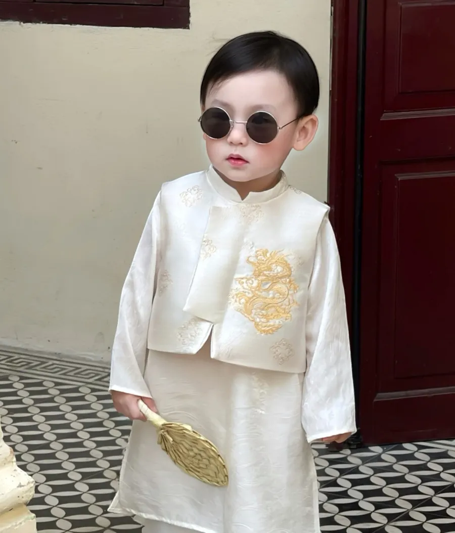 Áo dài bé trai phối màu hiện đại