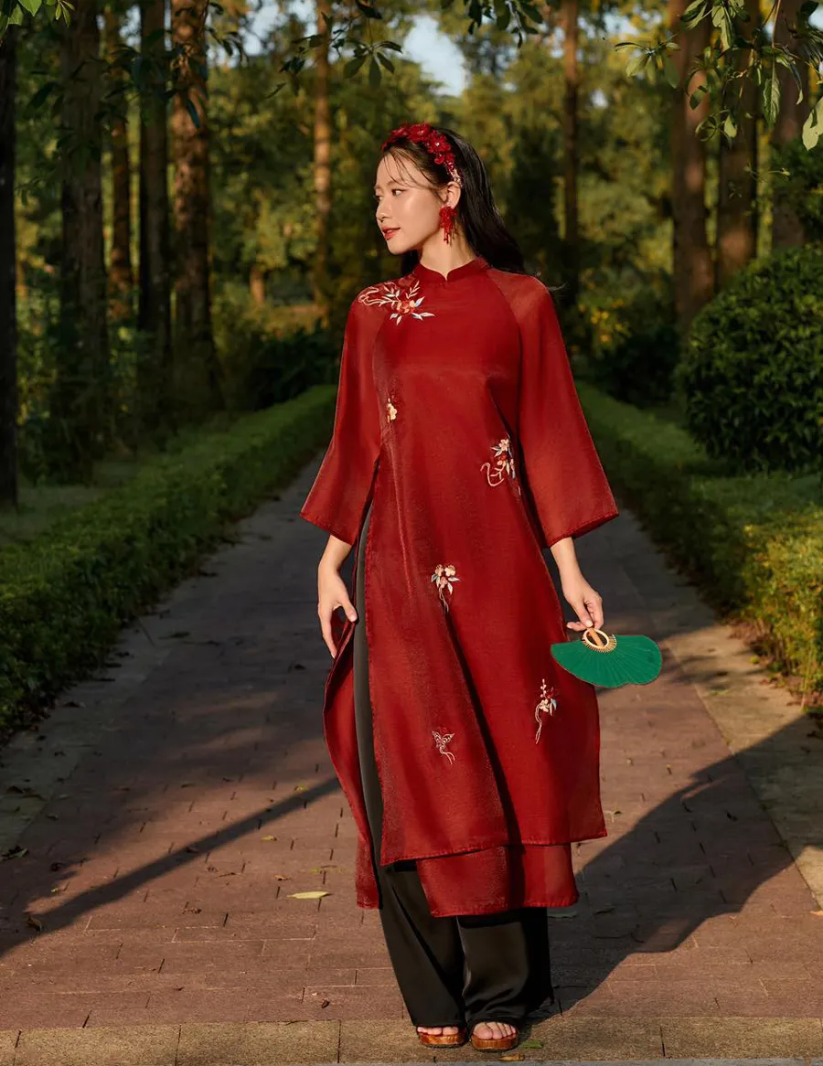 Gợi ý phụ kiện khi mặc áo dài đỏ