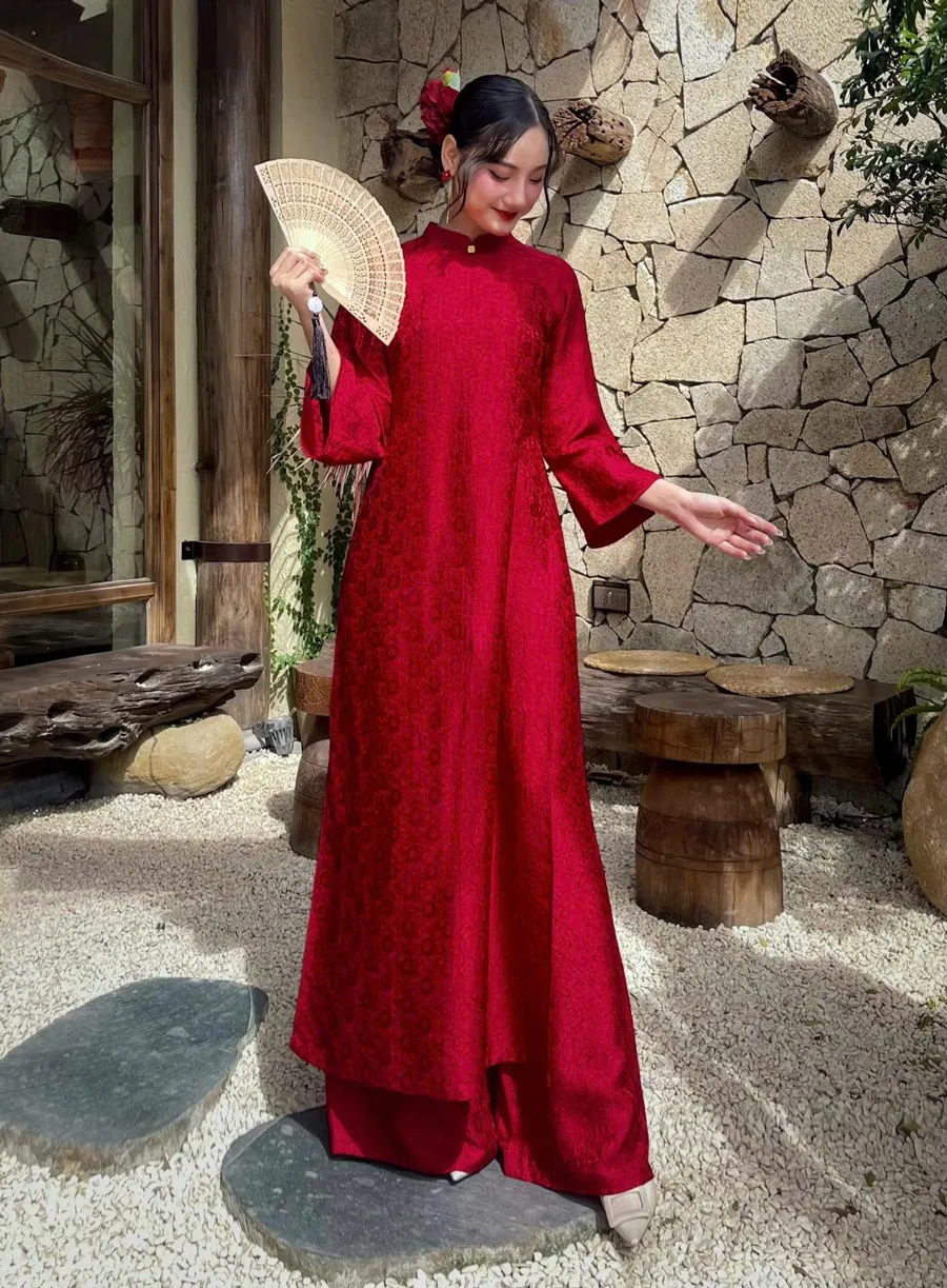 Kiểu tóc đẹp khi mặc áo dài đỏ