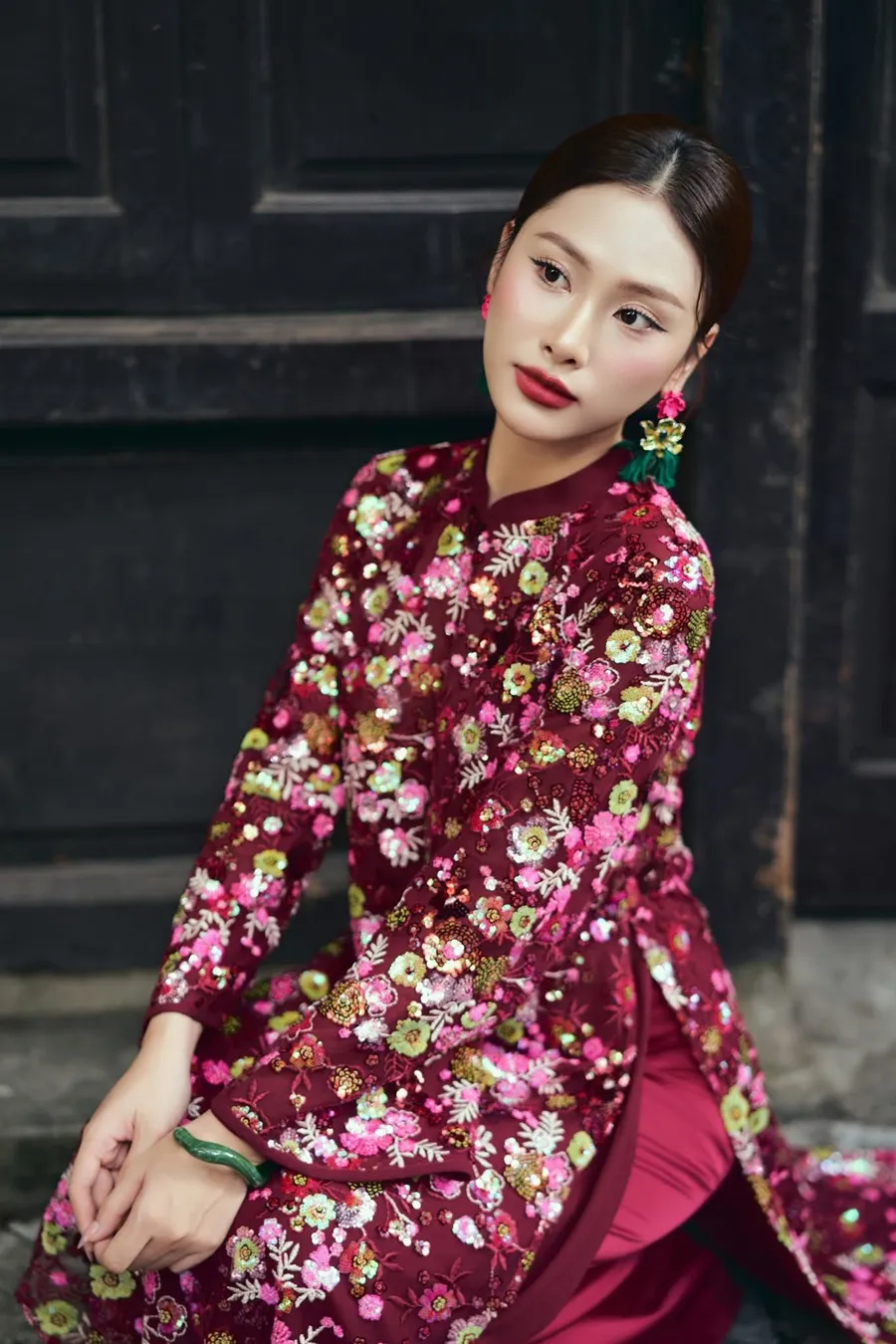 Áo dài kim sa cổ trụ 