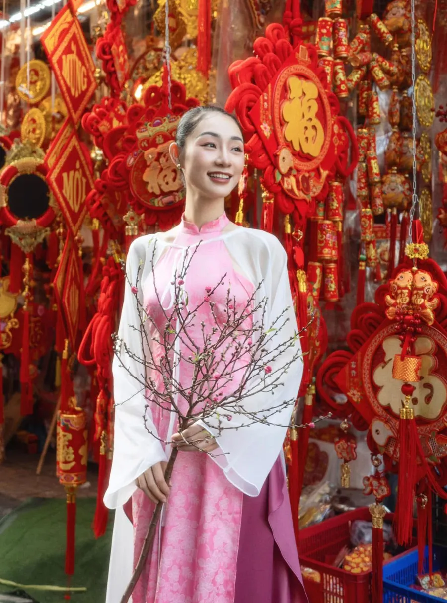 Áo khoác mặc với áo dài truyền thống