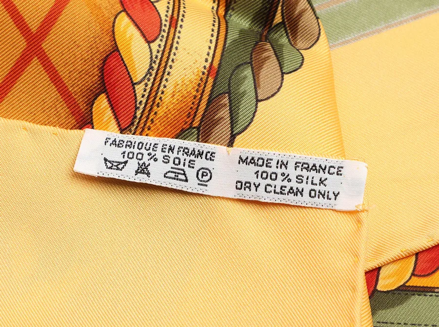 Dấu Hiệu Nhận Biết Khăn Hermès Thật - Giả