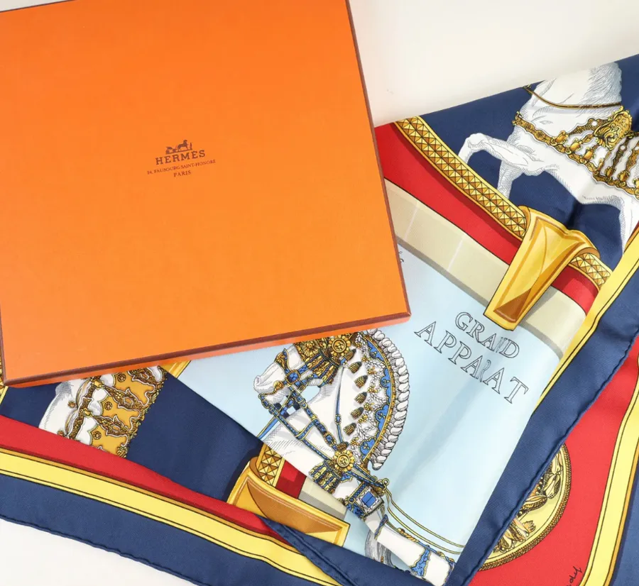 Dấu Hiệu Nhận Biết Khăn Hermès Thật - Giả