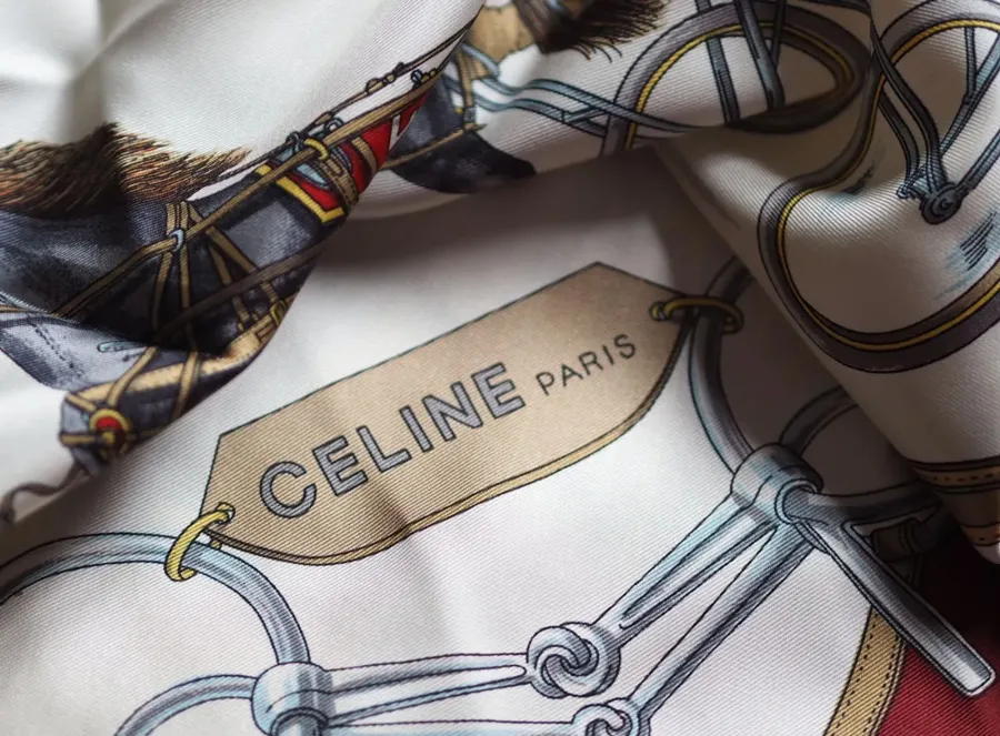 Dấu Hiệu Nhận Biết Khăn Hermès Thật - Giả