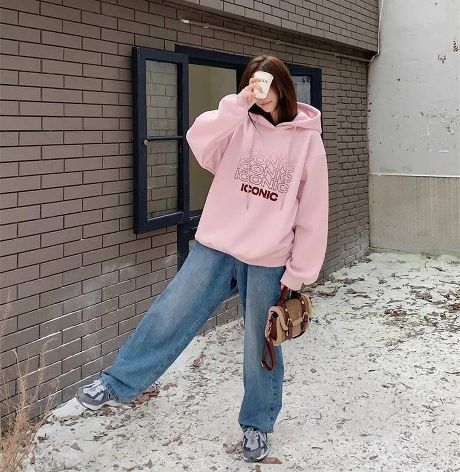 Quần ống suông kết hợp áo hoodie