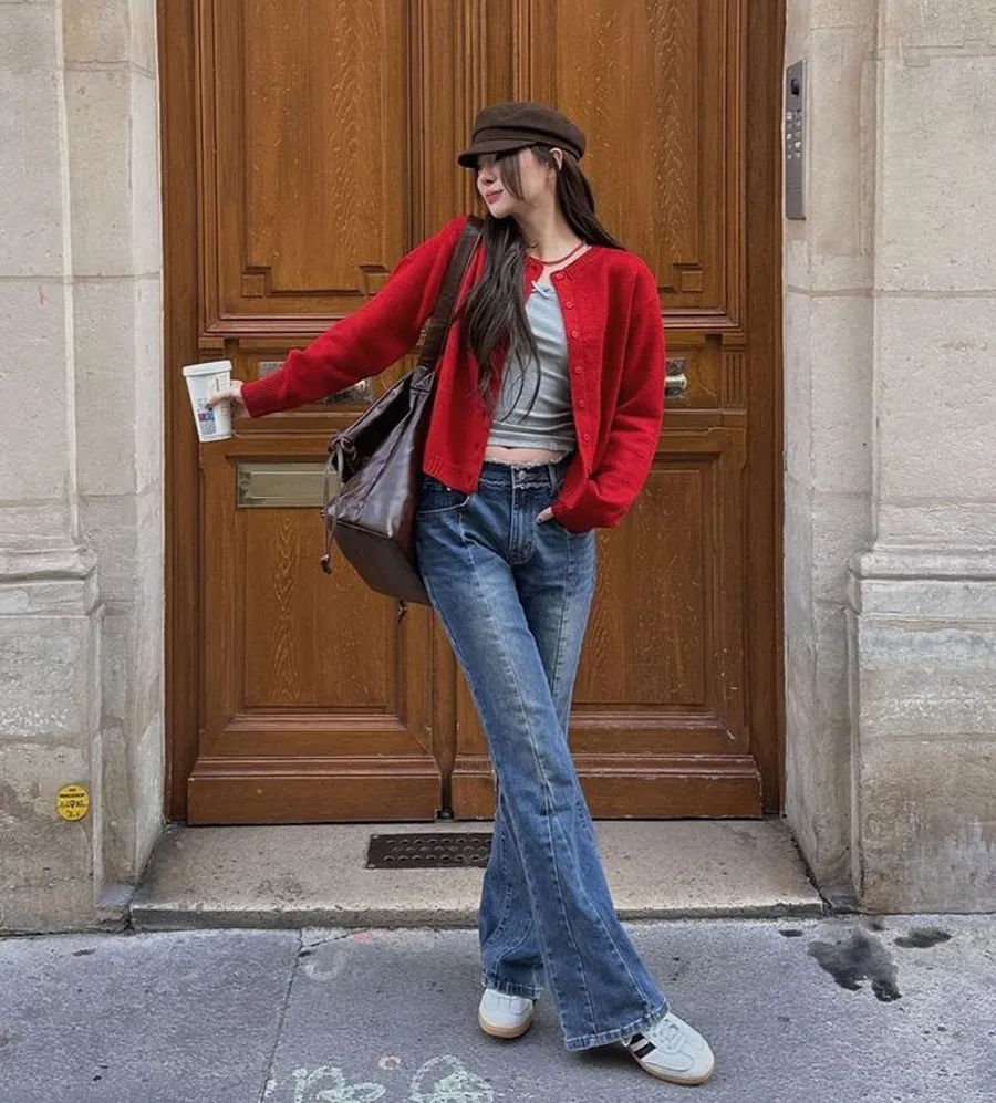 Quần ống suông kết hợp cùng áo cardigan