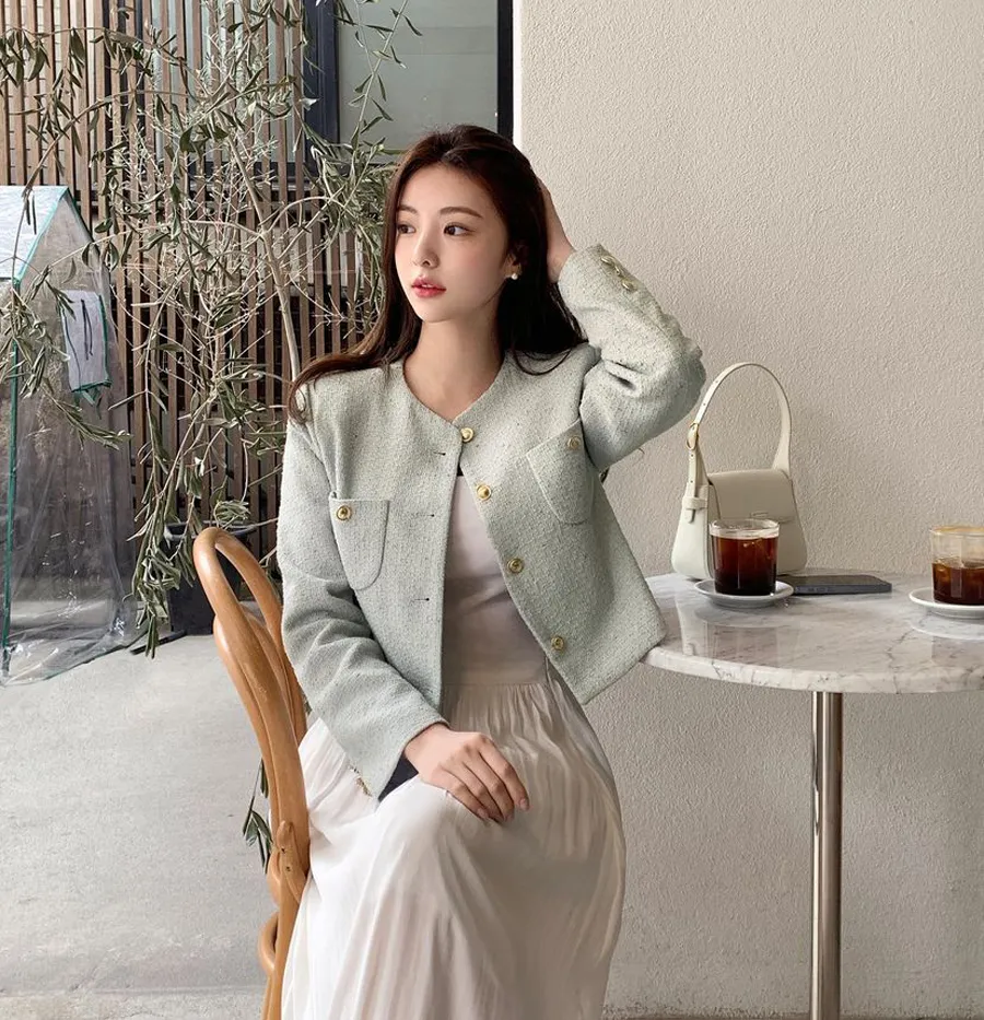 Gợi ý phối áo dạ tweed với các kiểu chân váy