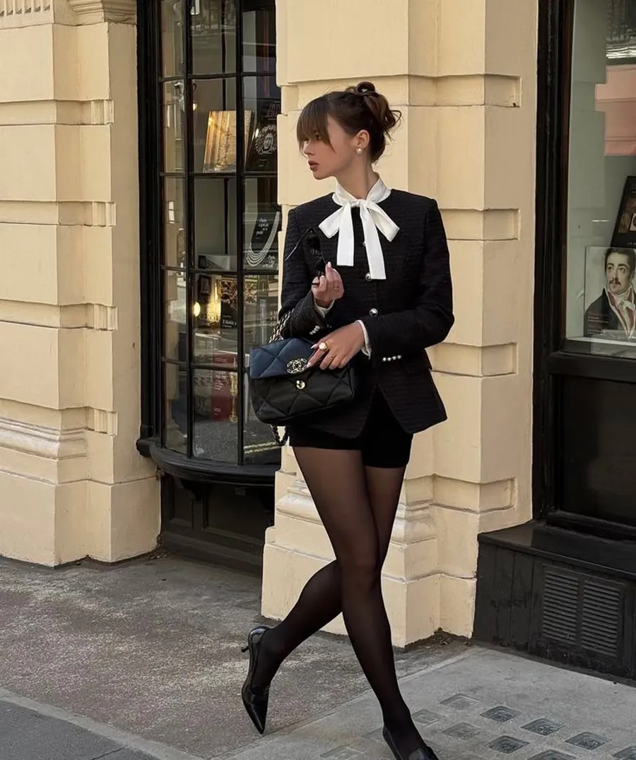 Áo dạ tweed phối với giày gì