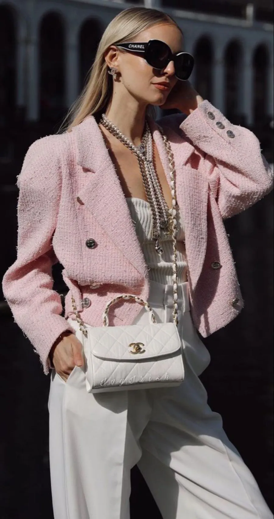 Gợi ý phụ kiện phù hợp khi mix cùng áo dạ tweed