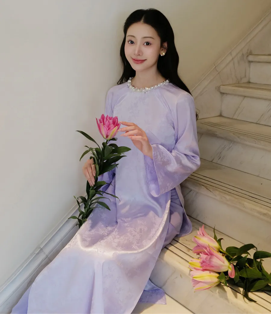 Gợi ý make-up, kiểu tóc và phụ kiện phù hợp cho da ngăm khi mặc áo dài