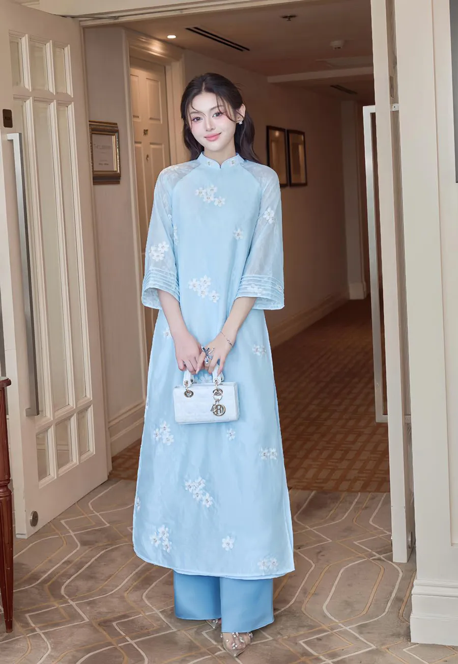 Áo dài màu thiên thanh