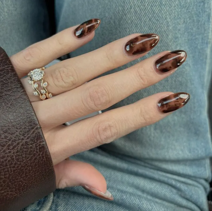 Màu Nail Tương Sinh Cho Mệnh Kim Giúp Hút Vận May