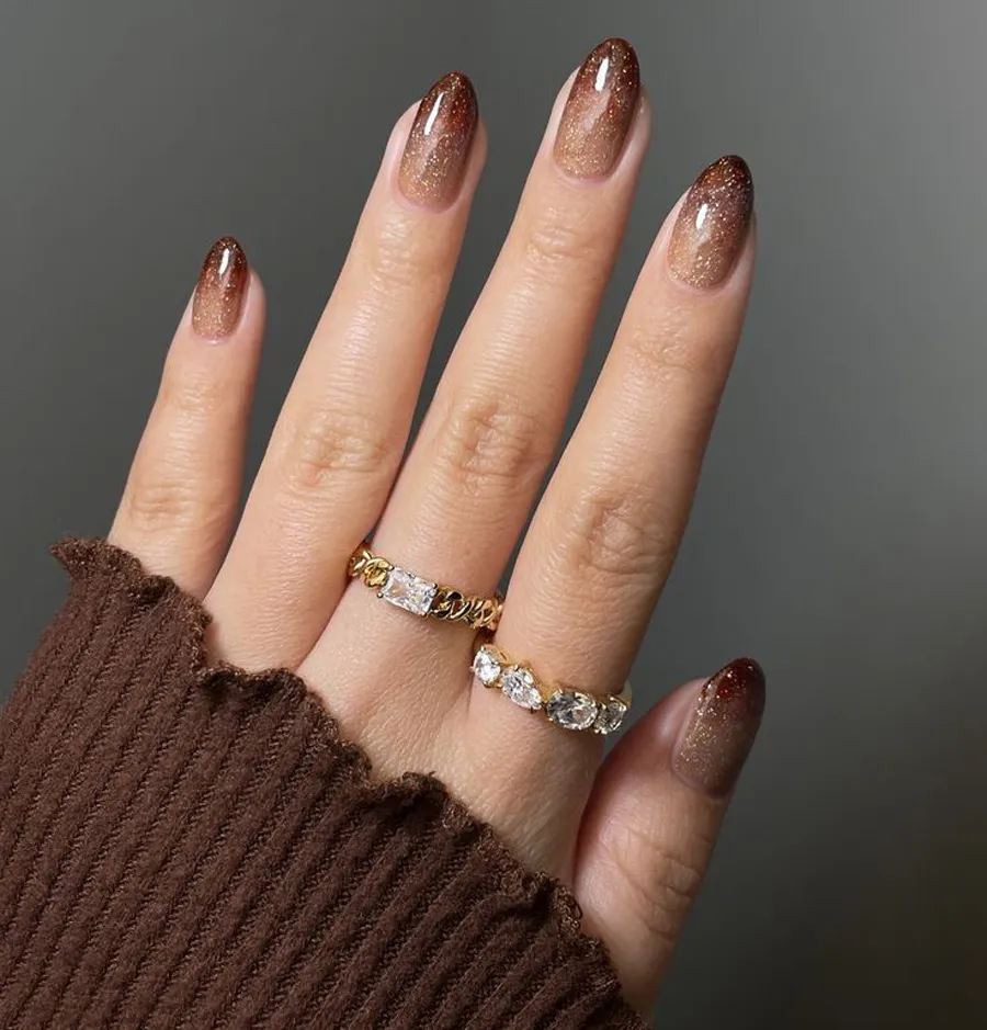 Màu Nail Tương Sinh Cho Mệnh Kim Giúp Hút Vận May