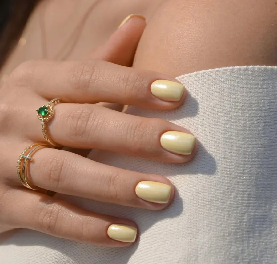 Màu Nail Tương Sinh Cho Mệnh Kim Giúp Hút Vận May