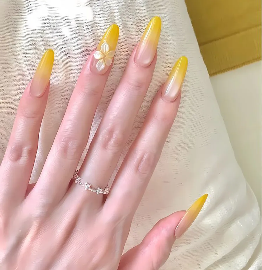 Màu Nail Tương Sinh Cho Mệnh Kim Giúp Hút Vận May