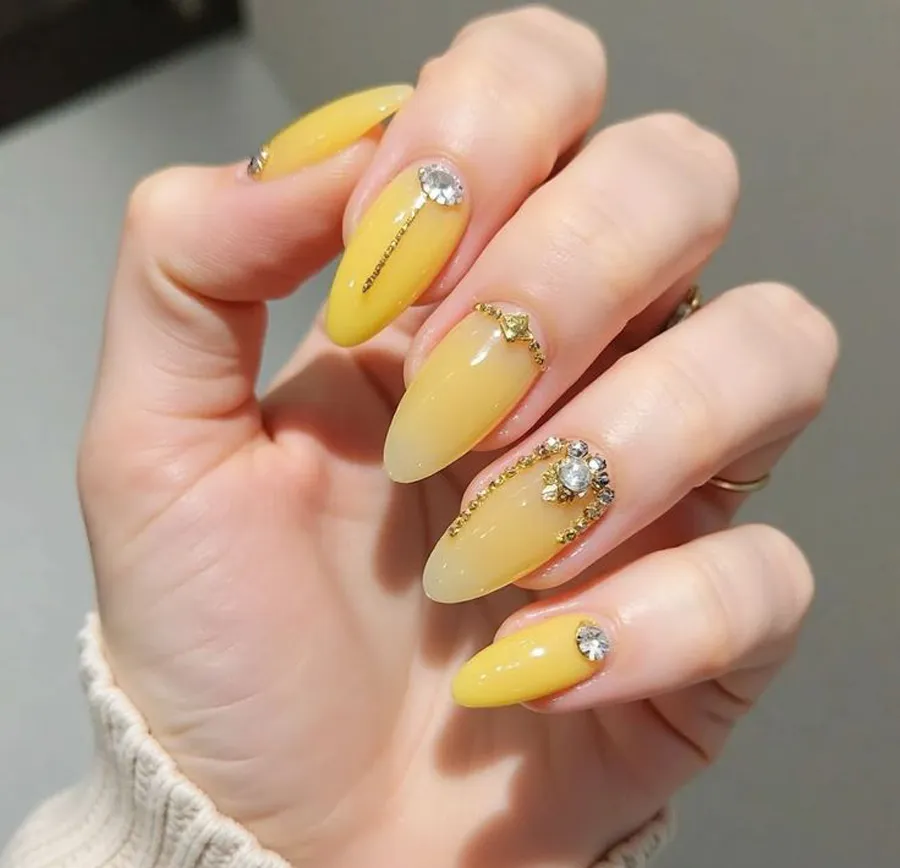 Màu Nail Tương Sinh Cho Mệnh Kim Giúp Hút Vận May
