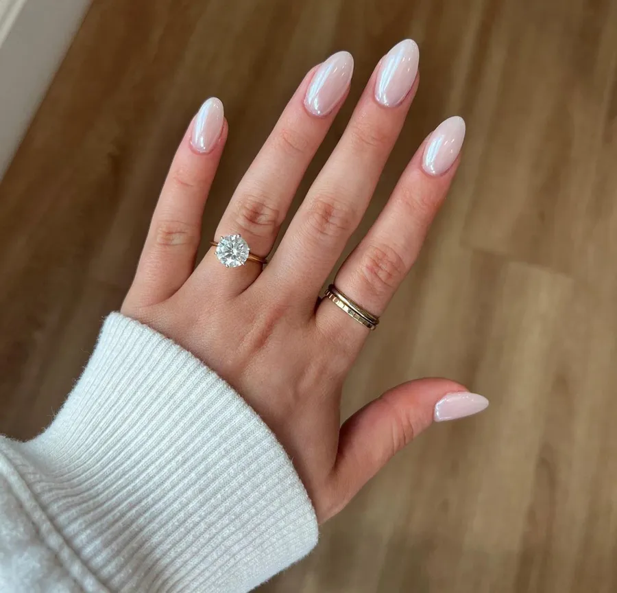 Màu Nail Tương Hợp Với Mệnh Kim