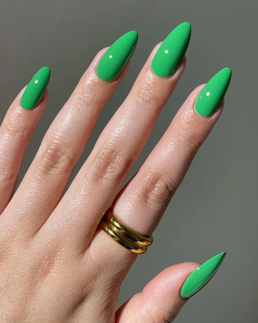 Màu nail xanh lá