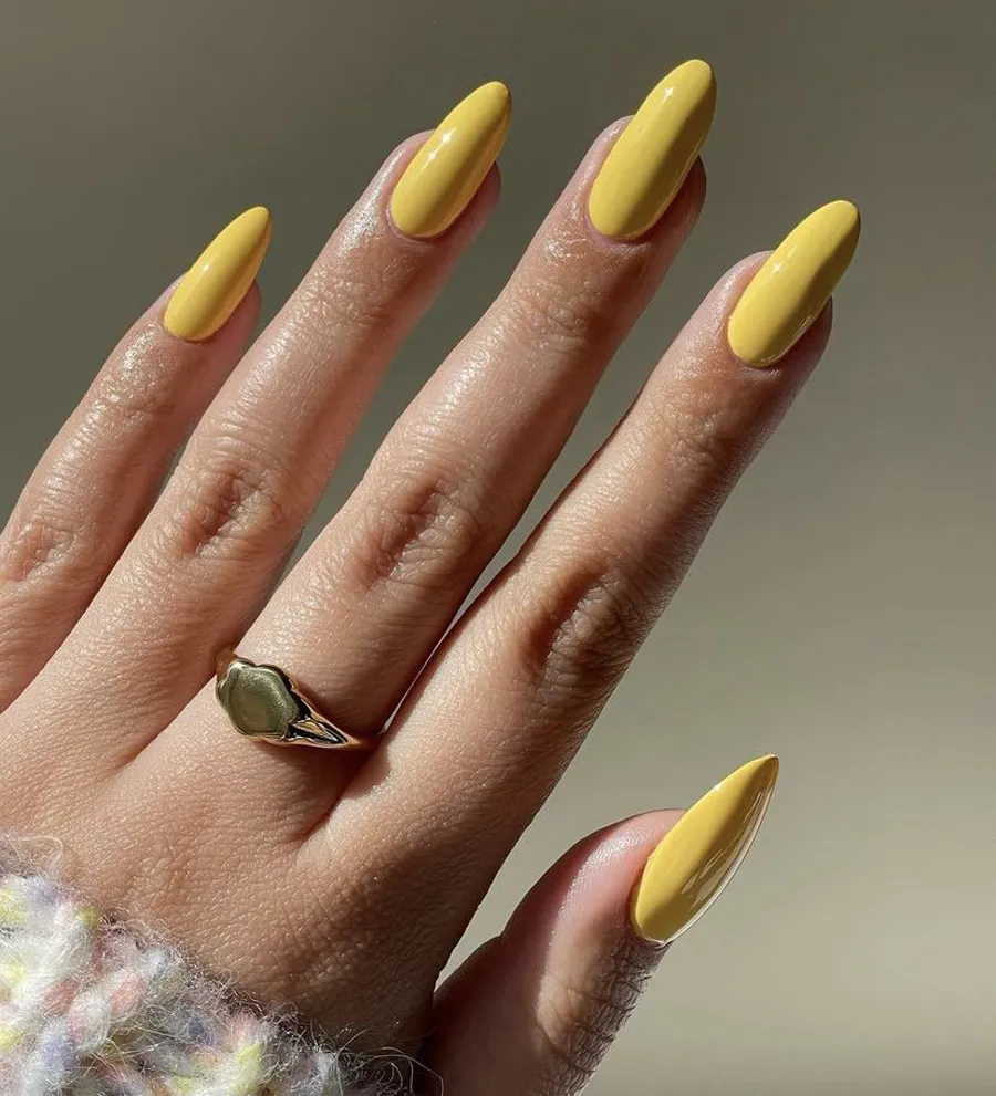 Mệnh Mộc không nên sơn móng tay màu gì?