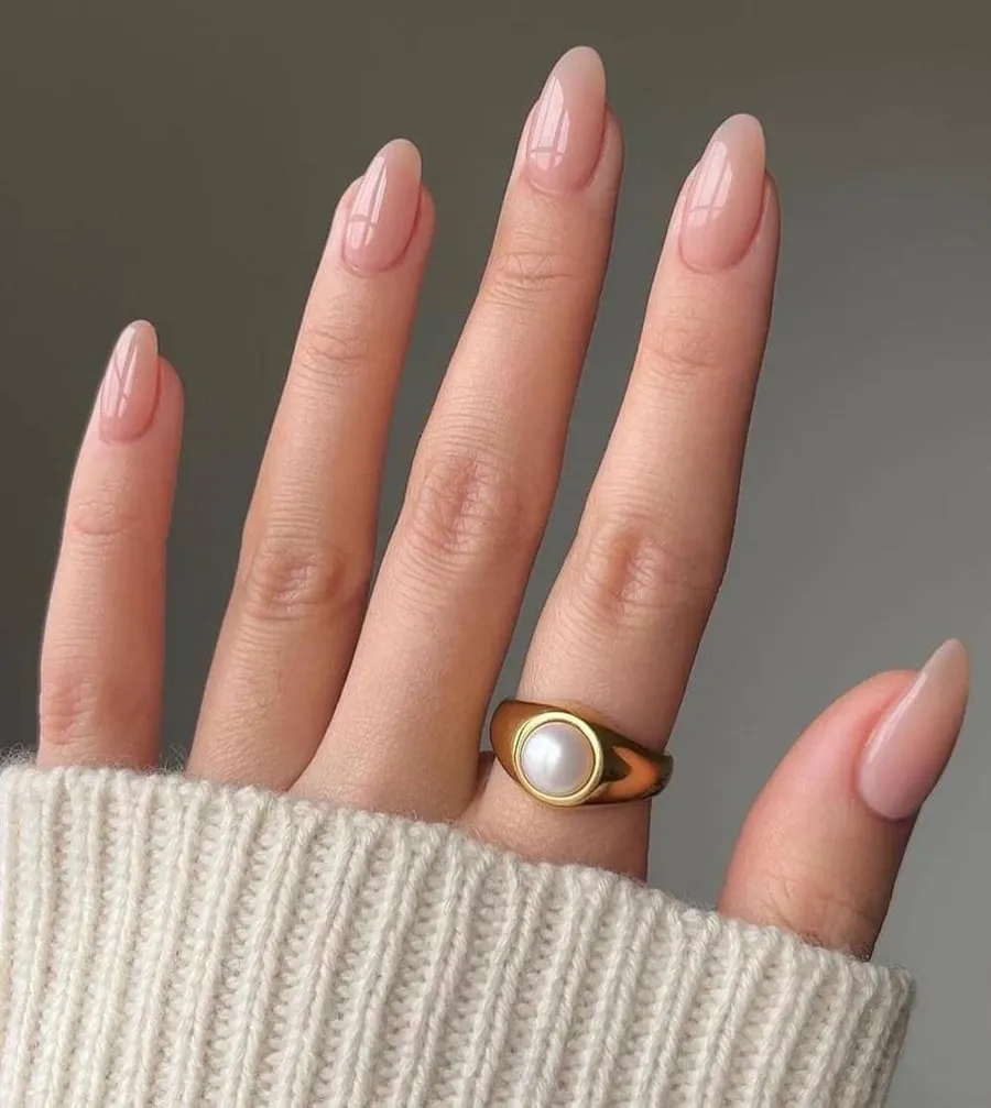 Mẫu nail màu nude