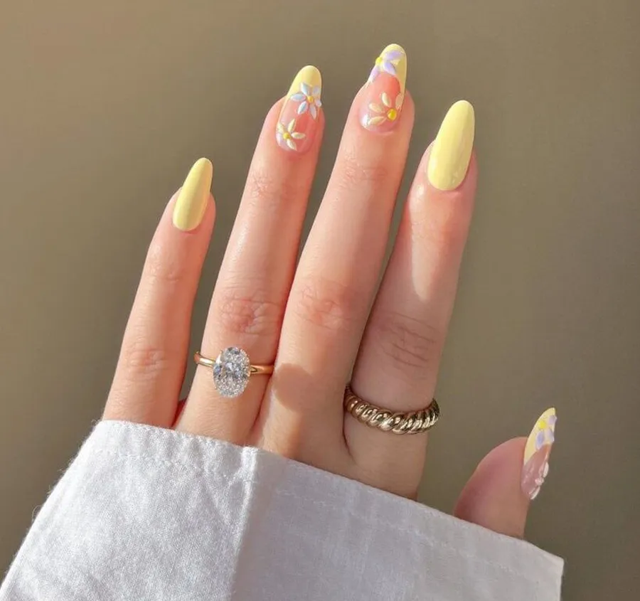 Nail mùa xuân cho móng dài sang trọng 