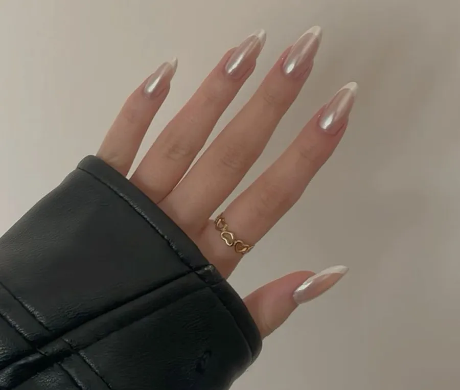 Nail mùa xuân cho móng dài sang trọng 