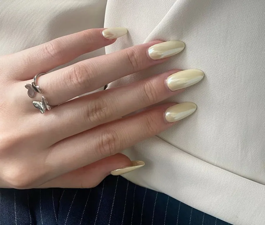 Nail tráng gương cá tính